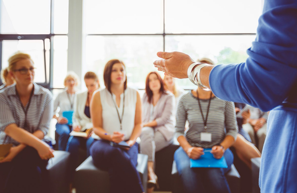 why hr courses for freshers